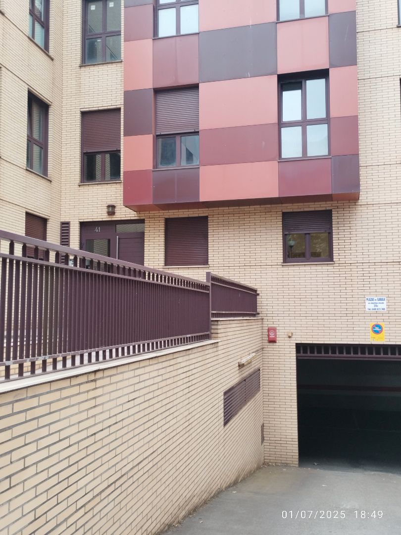 Vista exterior de Pis de lloguer en Gijón  amb Calefacció i Forn