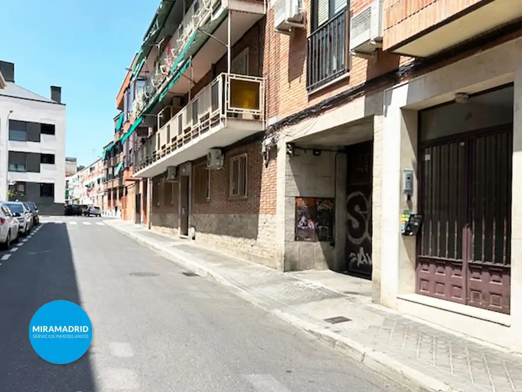 Außenansicht von Garage zum Verkauf in Madrid