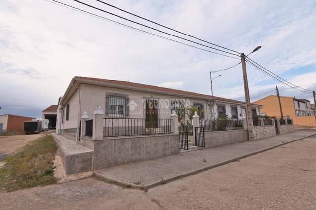 Casa adosada en Venta en Villoruela