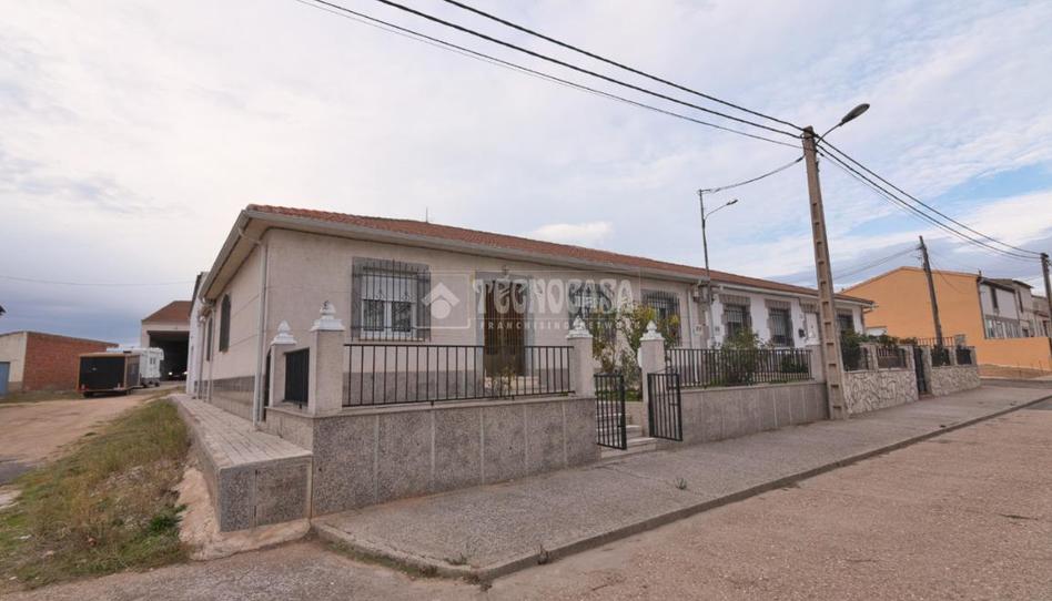 Foto 1 de Casa adosada en venda a Villoruela, Salamanca