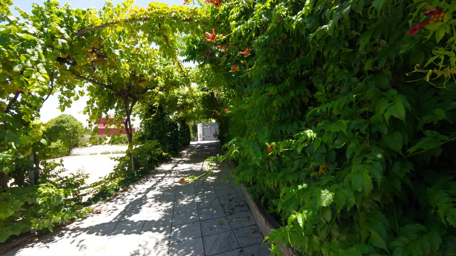 Jardí de Casa o xalet en venda en La Zubia amb Aire condicionat, Jardí privat i Traster