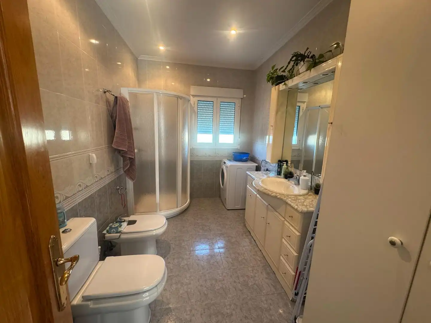 Bathroom of Detached homes for sale in Carracedelo  with Heating, Storage room and Furnished