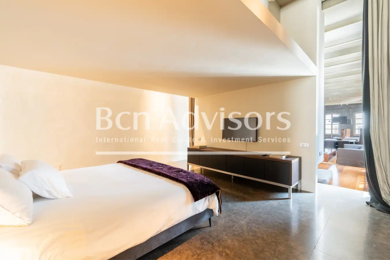 Schlafzimmer von Dachboden zur Miete in Barcelona mit Klimaanlage, Heizung und Terrasse