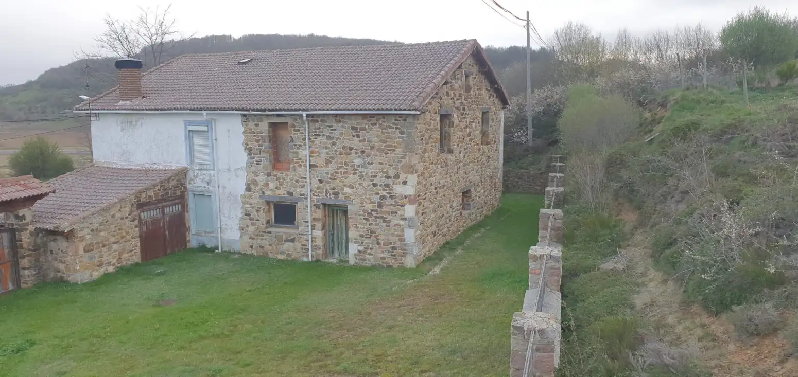 Vista exterior de Casa o chalet en venta en Cervera de Pisuerga