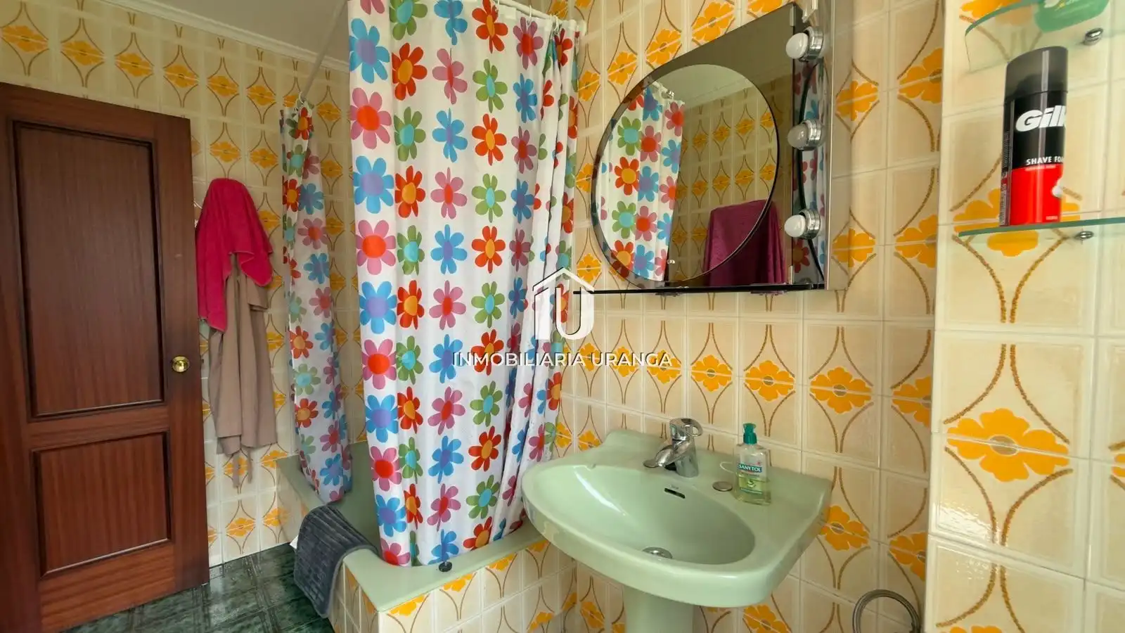 Baño de Piso en venta en Laredo con Calefacción, Terraza y Piscina comunitaria