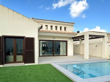 Villa con piscina in vendita a Algorfa