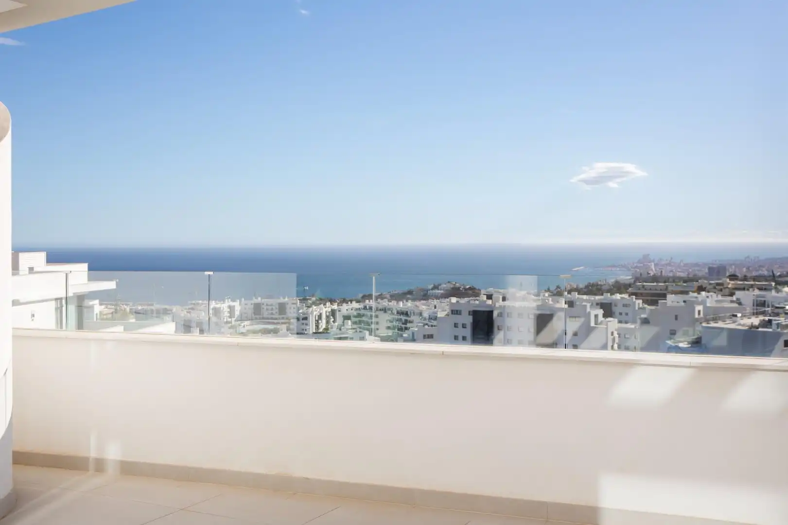 Terrasse von Dachboden zum Verkauf in Fuengirola mit Klimaanlage, Terrasse und Abstellraum