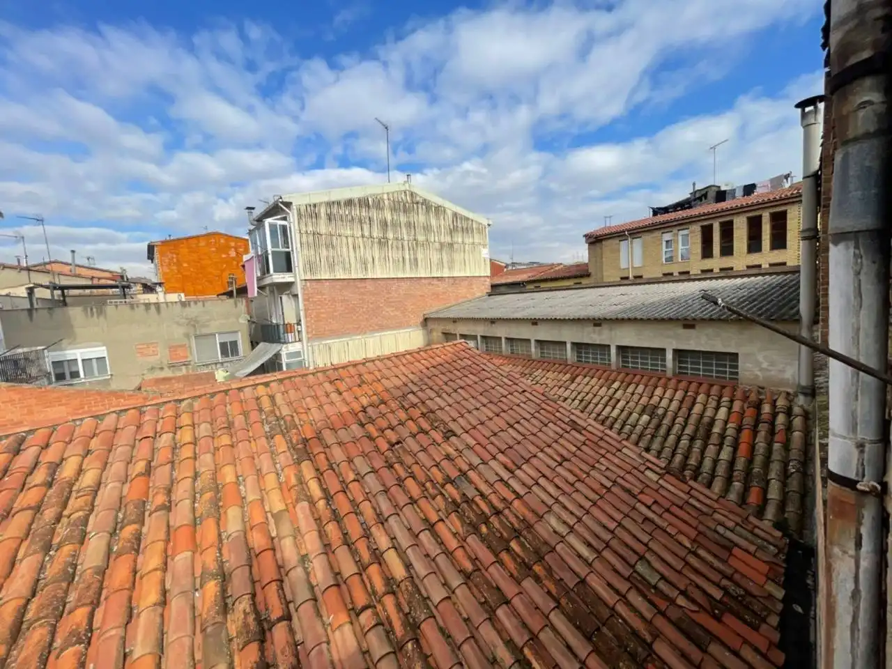 Exterior view of Houses for sale in Manlleu