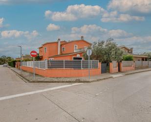 Vista exterior de Casa adosada en venda en Avinyonet de Puigventós amb Calefacció