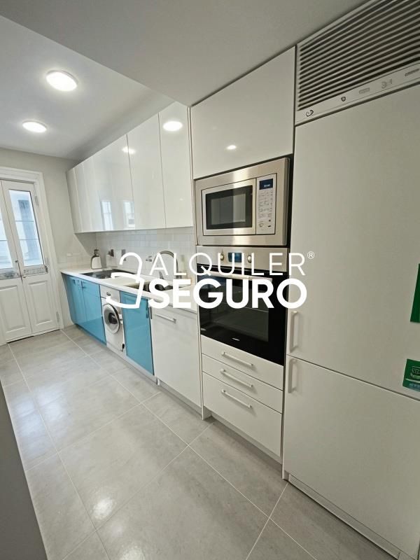 Cuina de Pis de lloguer en  Madrid Capital amb Aire condicionat i Calefacció