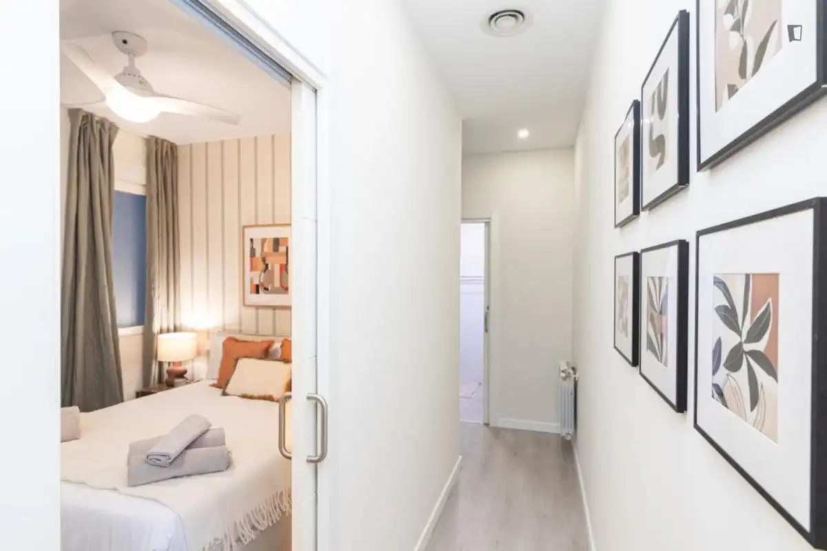 Schlafzimmer von Wohnungen zur Miete in Madrid mit Klimaanlage, Heizung und Möbliert