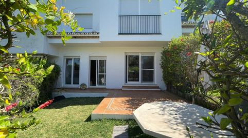 Foto 3 de Casa adosada en venda a La Alberdina (poligono 23, 74, Las Lomas, Estepona