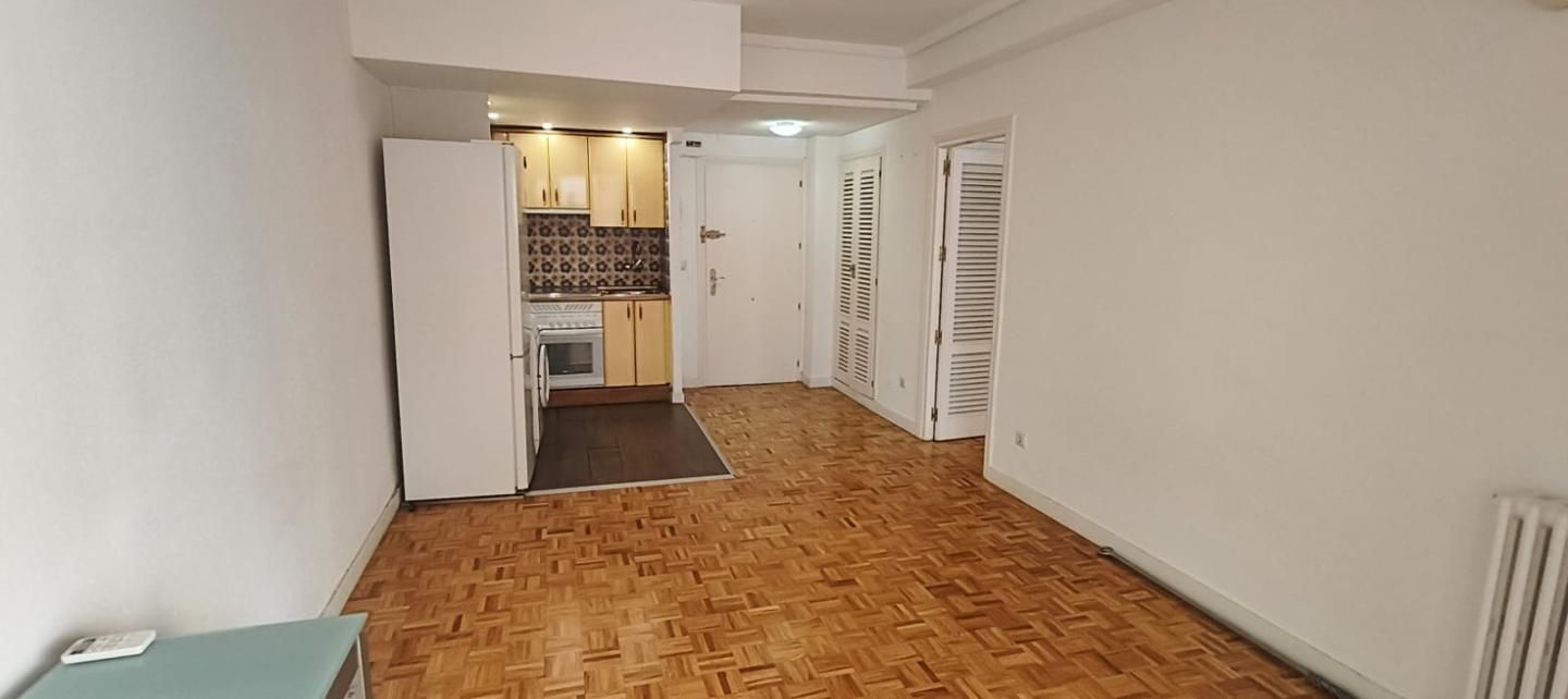 Flat for sale in  Madrid Capital  with Air Conditioner, Heating and Parquet flooring