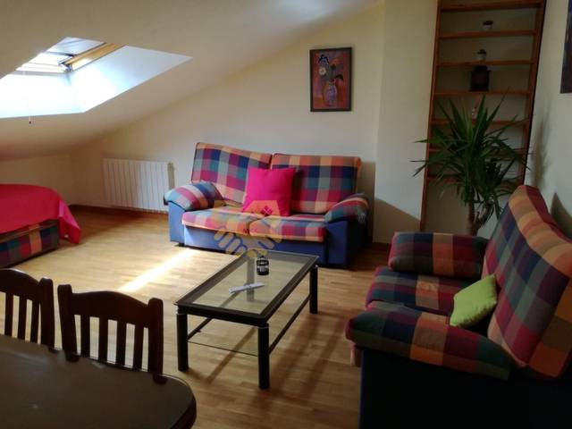 Piso en Alquiler en Universidad - Tenerías