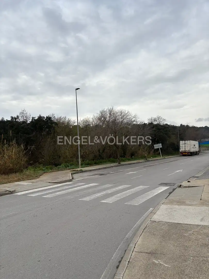 Terreno industrial en venta en Tordera