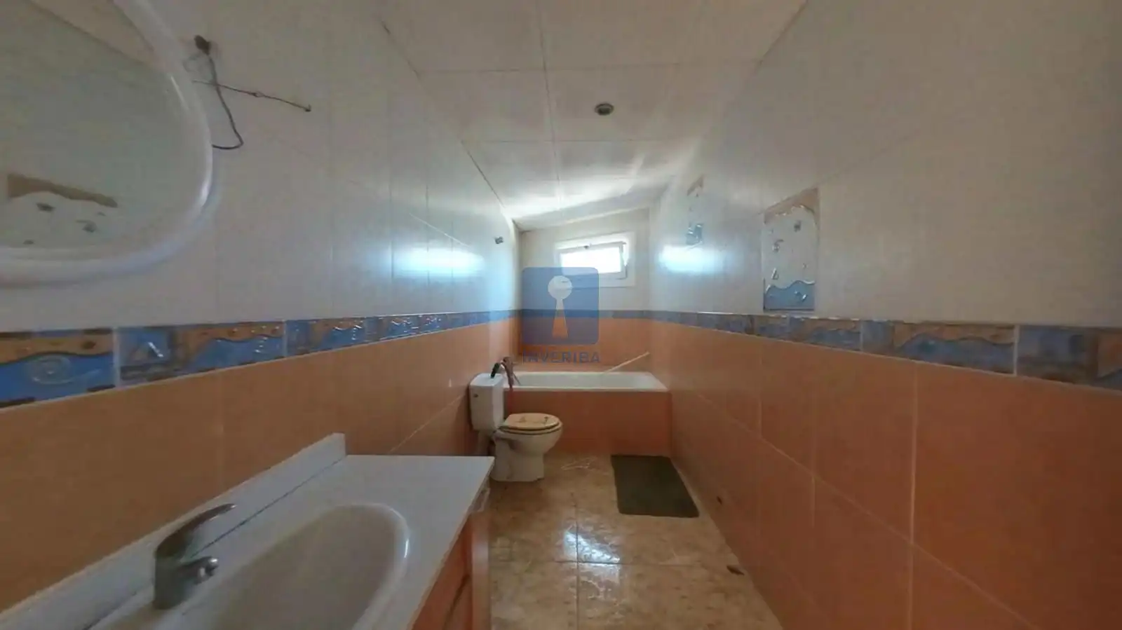 Bany de Casa o xalet en venda en Sant Vicenç Dels Horts amb Calefacció, Terrassa i Traster