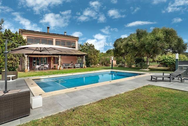 Casa-chalet en Venta en CALLE ESPARREGUERA VERA en Santa María del Camí