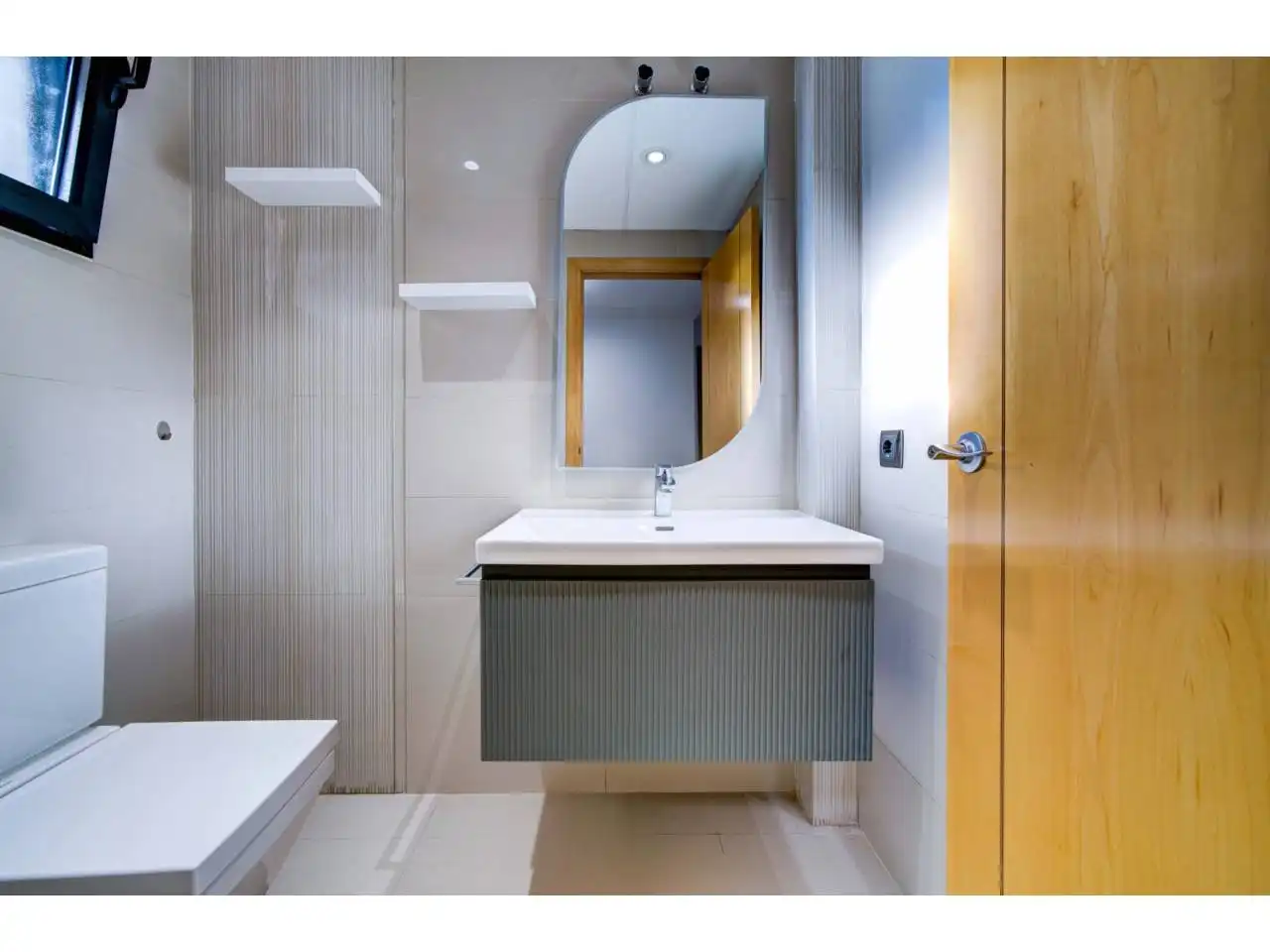 Baño de Casa adosada en venta en Valencia con Aire acondicionado, Calefacción y Terraza