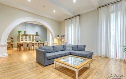 Living room of Flat for sale in Girona Capital  with Air Conditioner, Heating and Private garden