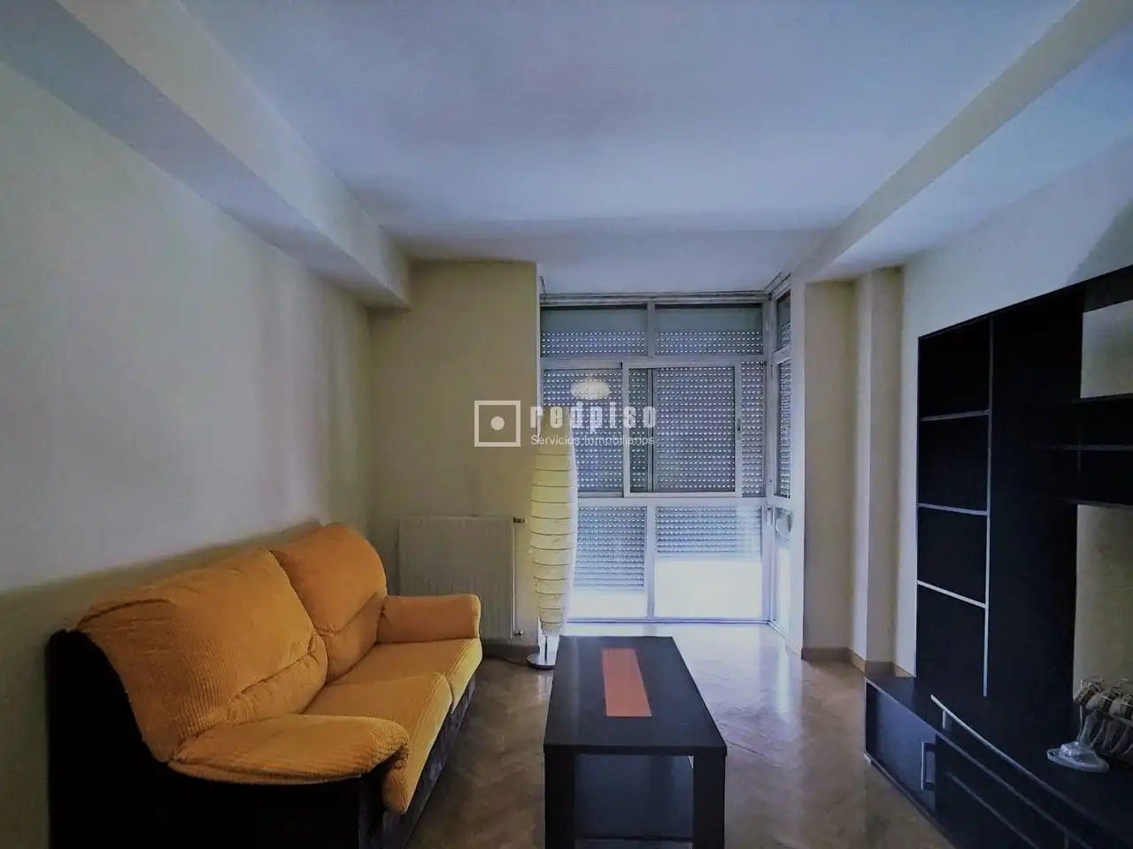 Living room of Flat for rent in Madrid  with Heating, Private garden and Parquet flooring