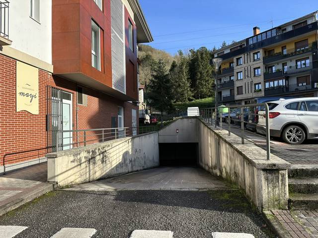 Garaje en Venta en Zegama