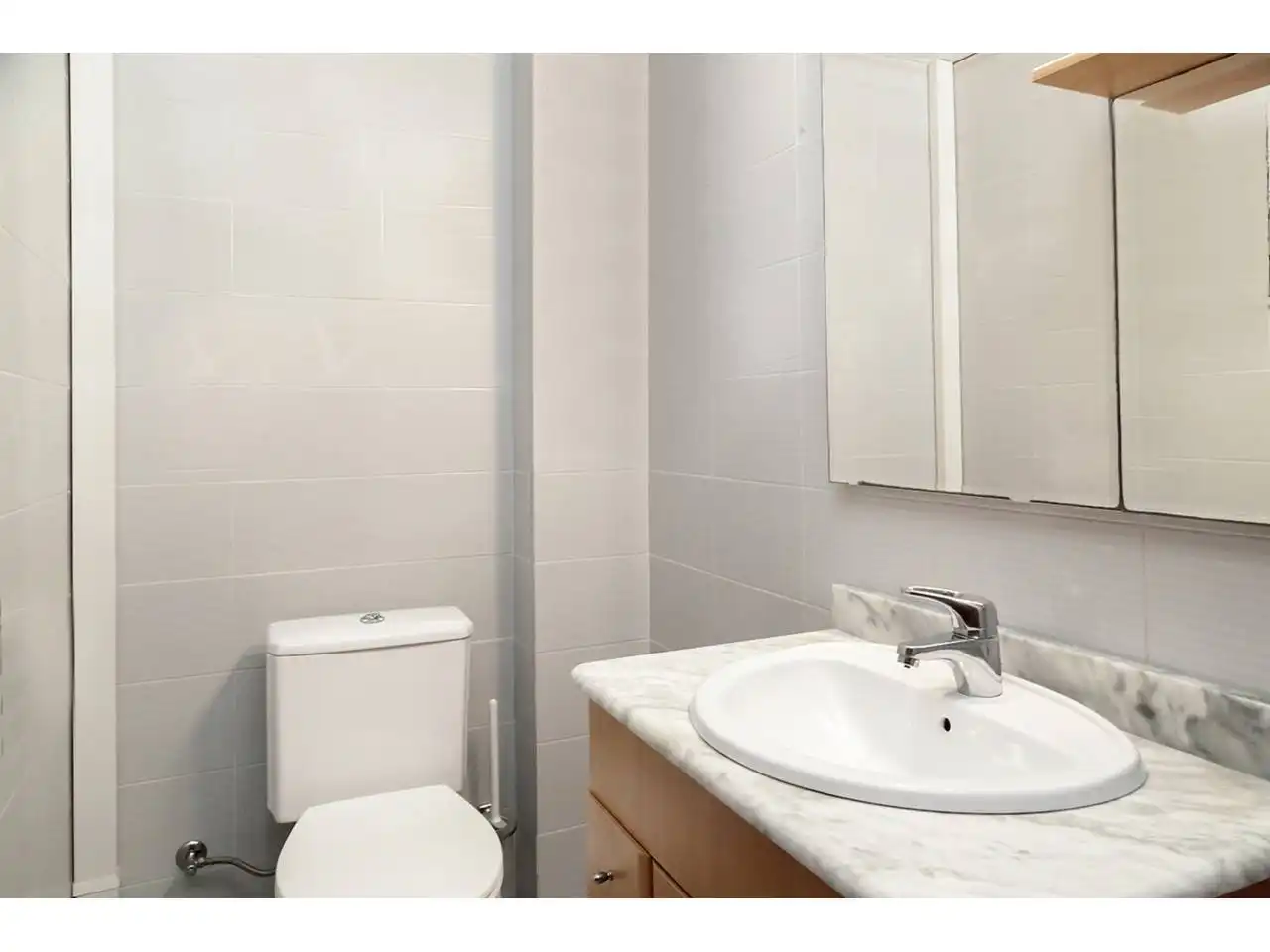 Badezimmer von Wohnung zum Verkauf in Barcelona mit Heizung