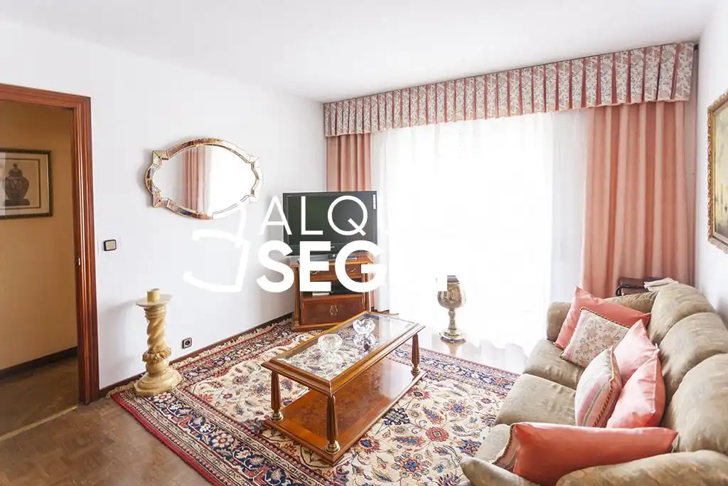 Sala d'estar de Pis de lloguer en Madrid amb Aire condicionat, Calefacció i Terrassa