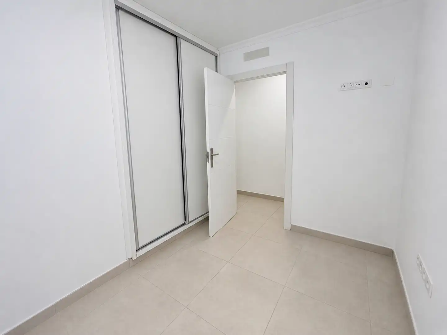 Piso en venta en San Bartolomé de Tirajana con Aire acondicionado, Microondas y Balcón