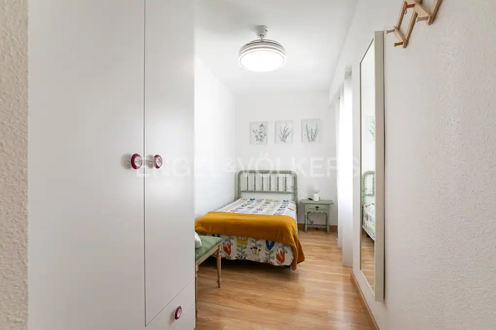 Bedroom of Flat for rent in Valencia  with Heating, Parquet flooring and Terrace