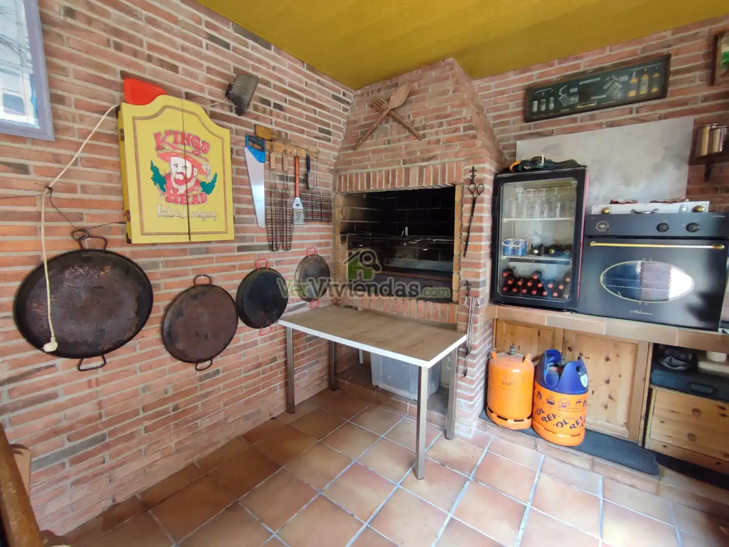 Cuina de Casa o xalet en venda en Cervelló amb Calefacció, Jardí privat i Terrassa