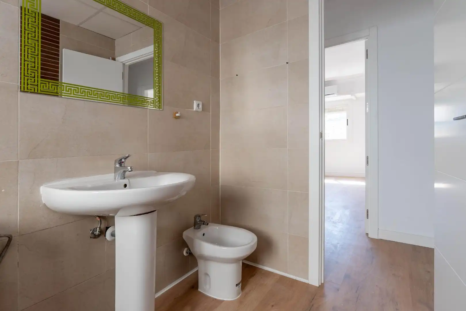 Baño de Piso en venta en Armilla con Balcón