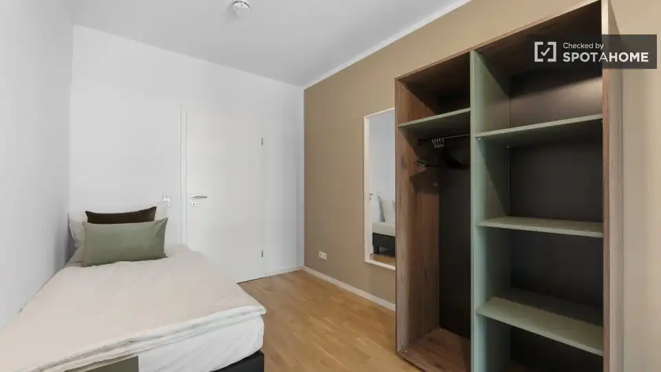 Bedroom of Flat for share in Colmenar de Oreja  with Air Conditioner, Terrace and Furnished