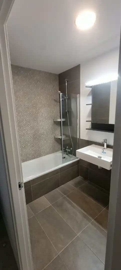 Badezimmer von Wohnung zur Miete in Entrenúcleos