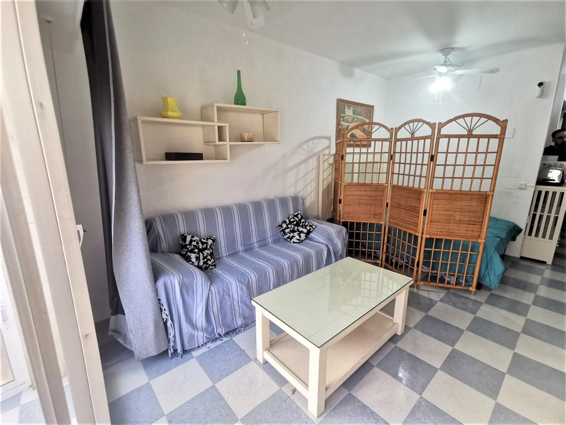 Sala d'estar de Estudi en venda en Torremolinos