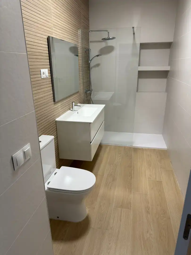 Baño de Piso de alquiler en Málaga con Aire acondicionado, Amueblado y Horno
