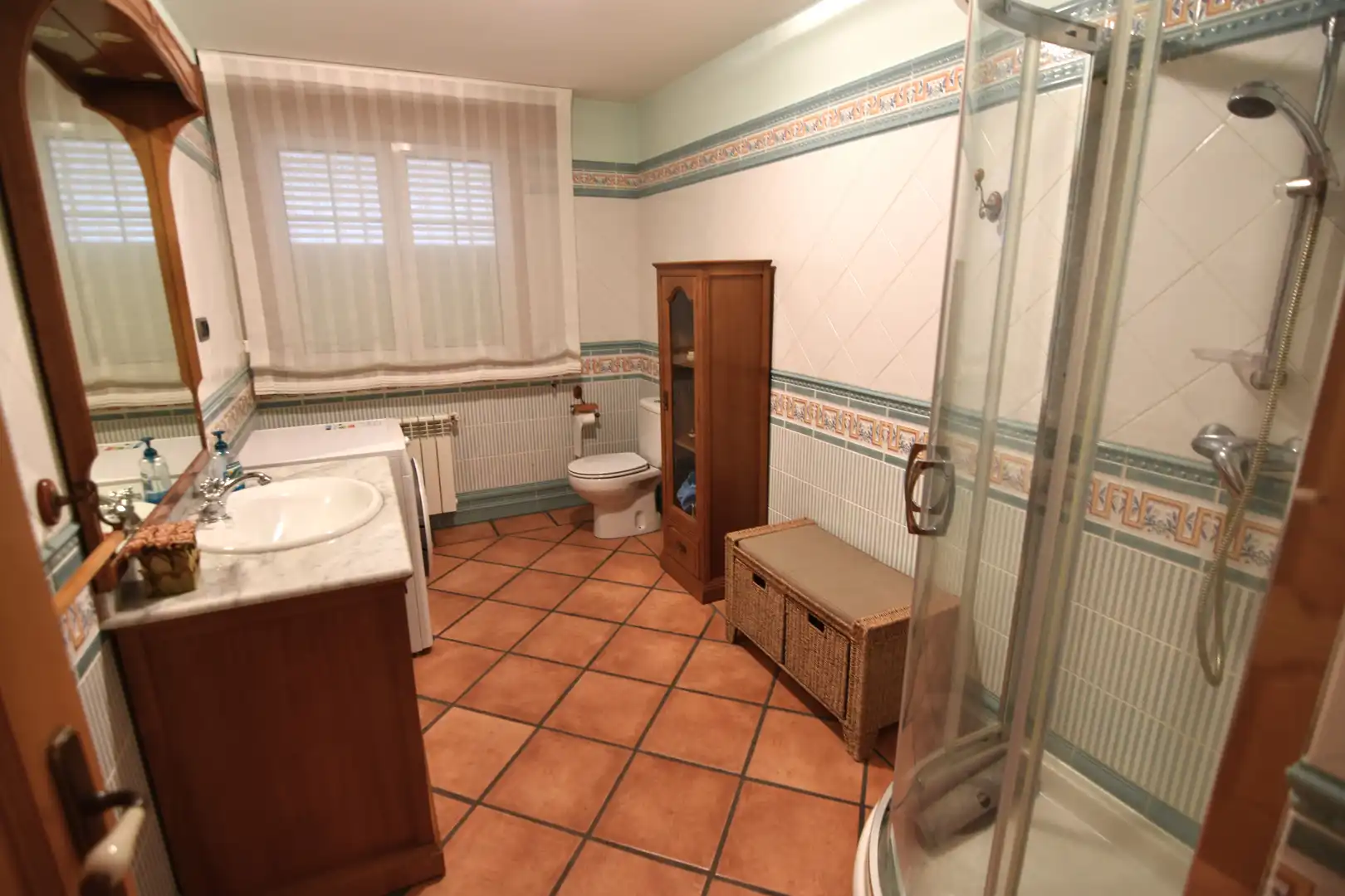 Baño de Casa o chalet en venta en Bergondo con Calefacción, Jardín privado y Parquet