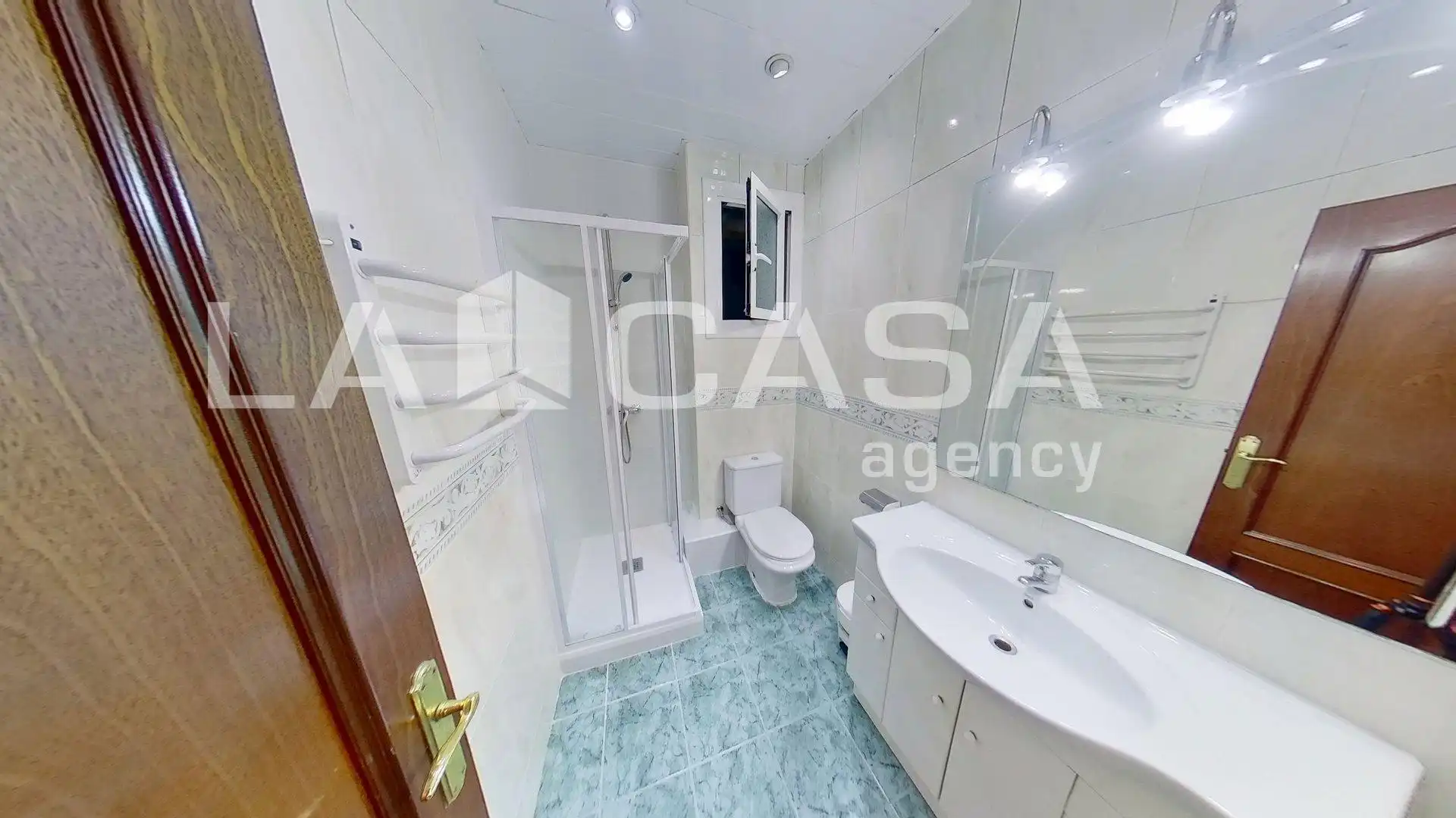 Bathroom of Flat for sale in Barcelona  with Balcony