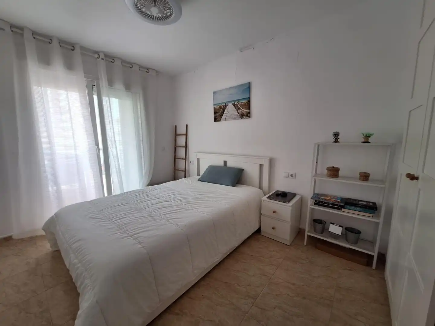 Habitación de Apartamento en venta en Tavernes de la Valldigna con Terraza y Piscina comunitaria