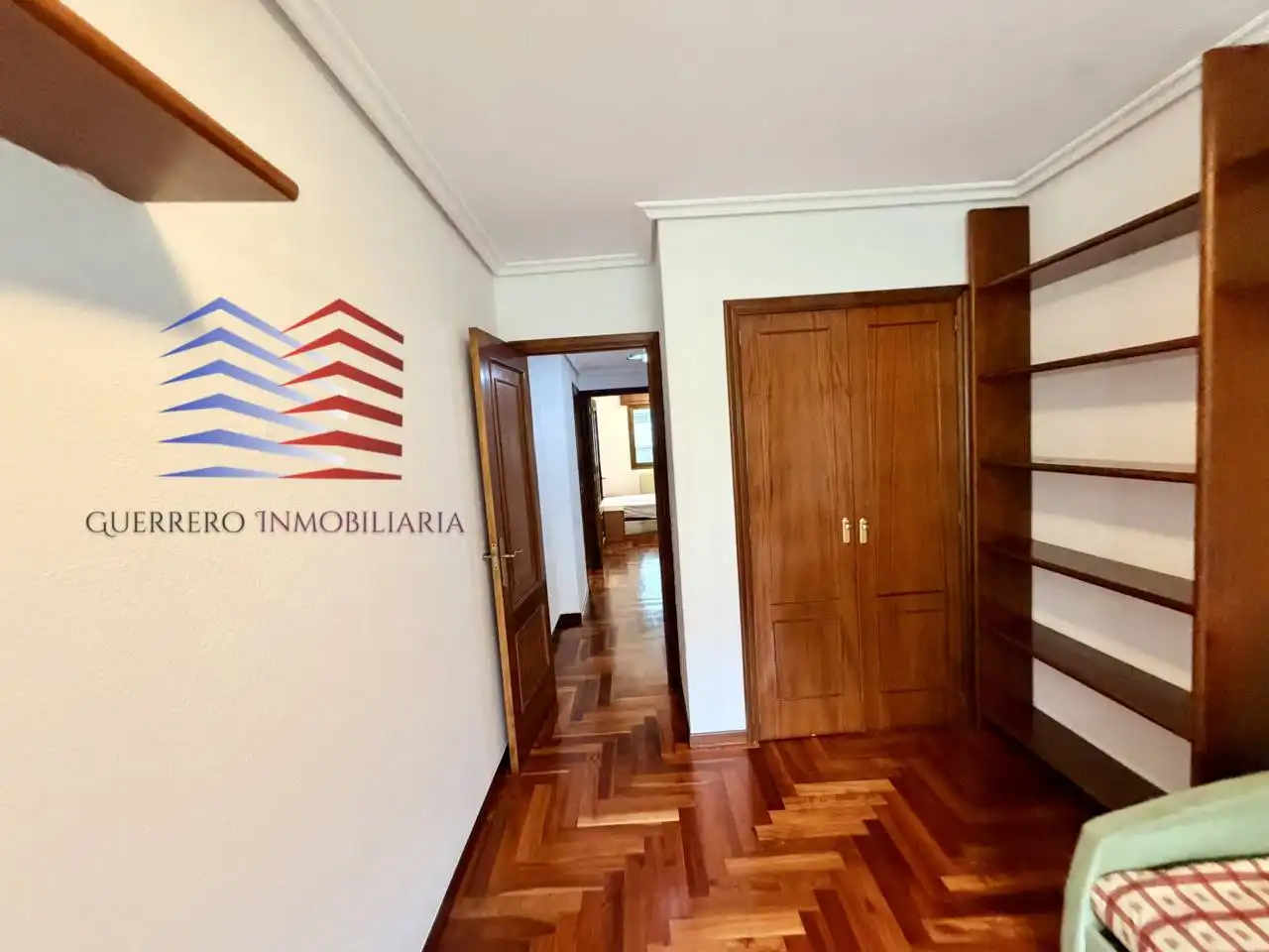 Piso de alquiler en Vigo  con Calefacción, Parquet y Terraza