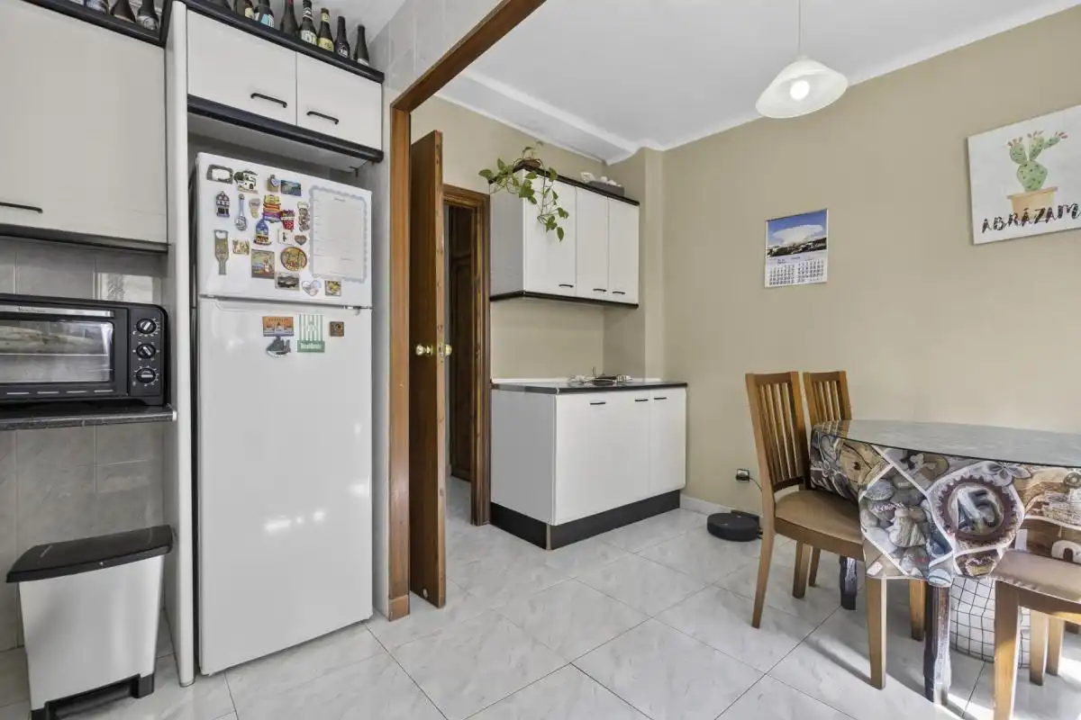 Küche von Wohnung zum Verkauf in San Juan de Aznalfarache mit Klimaanlage, Heizung und Terrasse