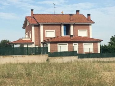 Xalet amb balcó en venda a Santo Domingo de la Calzada