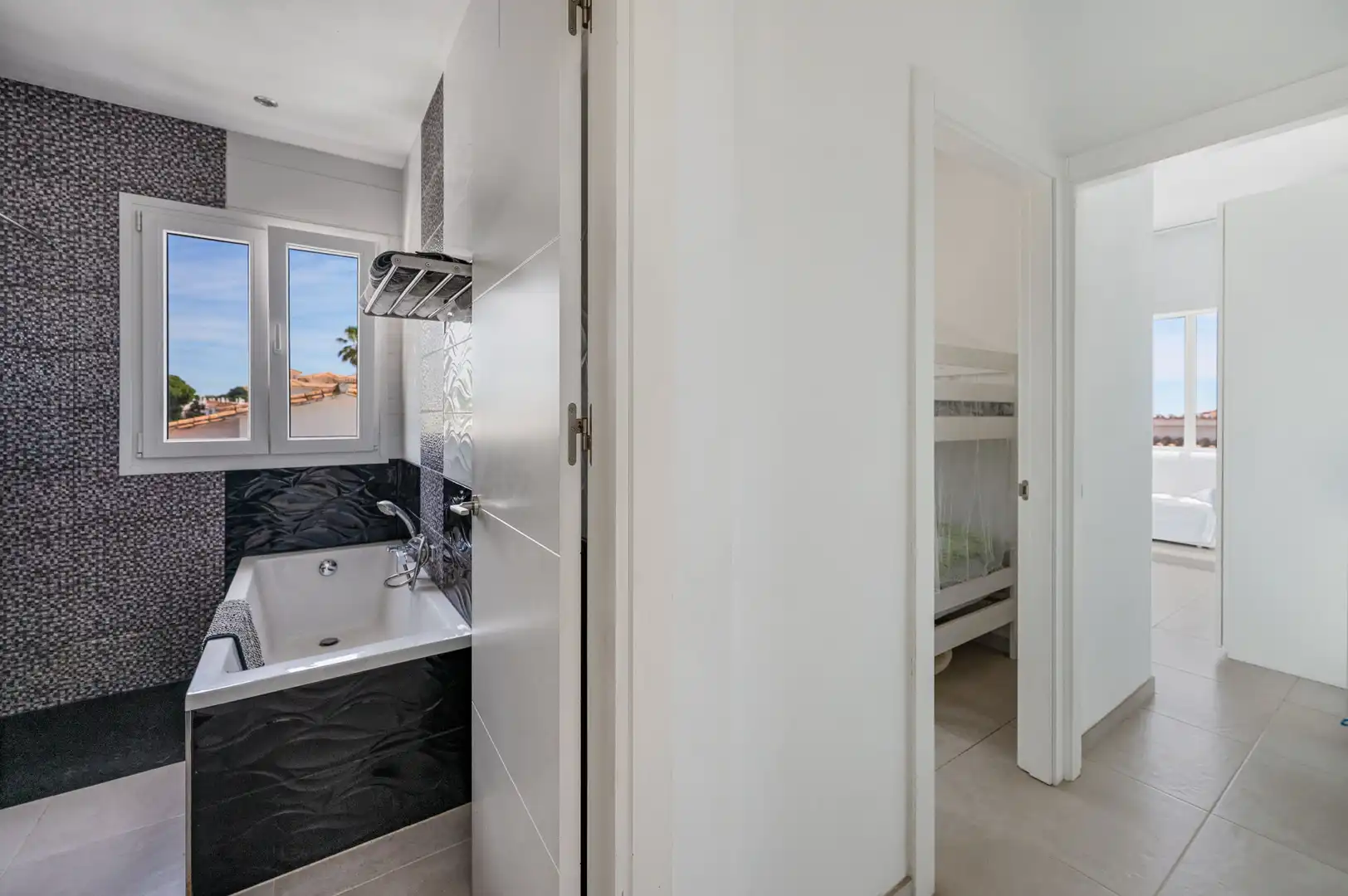 Bathroom of Houses for sale in Estepona  with Air Conditioner, Private garden and Terrace