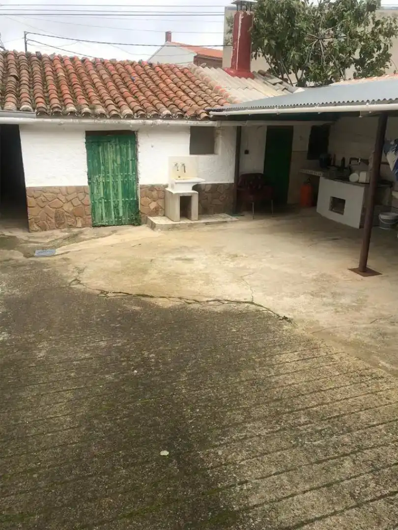 Piso en venta en Sevilleja de la Jara con Jardín privado, Parquet y Trastero