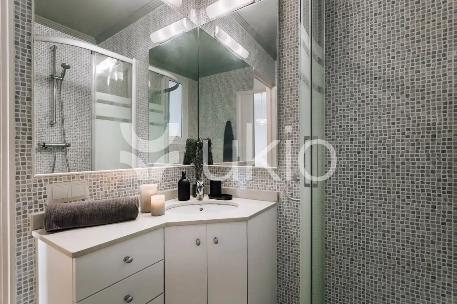 Baño de Apartamento de alquiler en Barcelona con Aire acondicionado, Calefacción y Amueblado