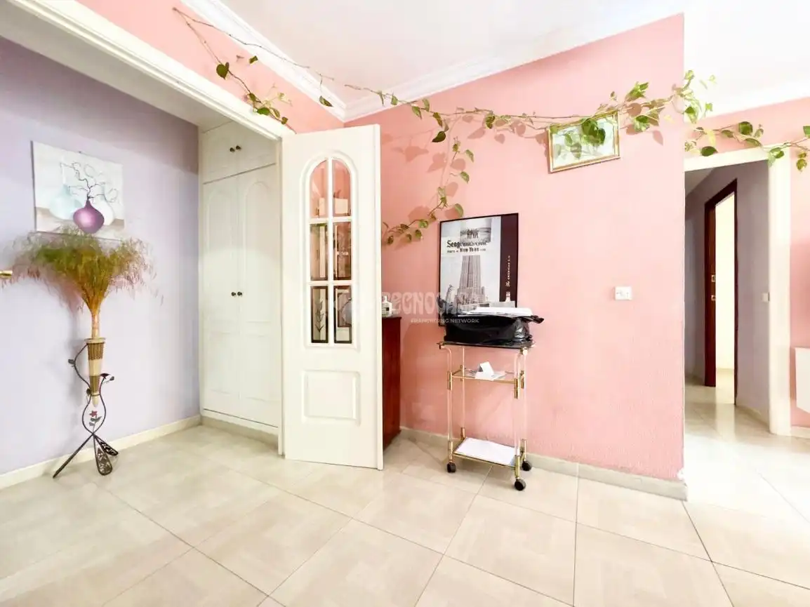 Habitación de Piso en venta en Sevilla con Aire acondicionado, Calefacción y Amueblado