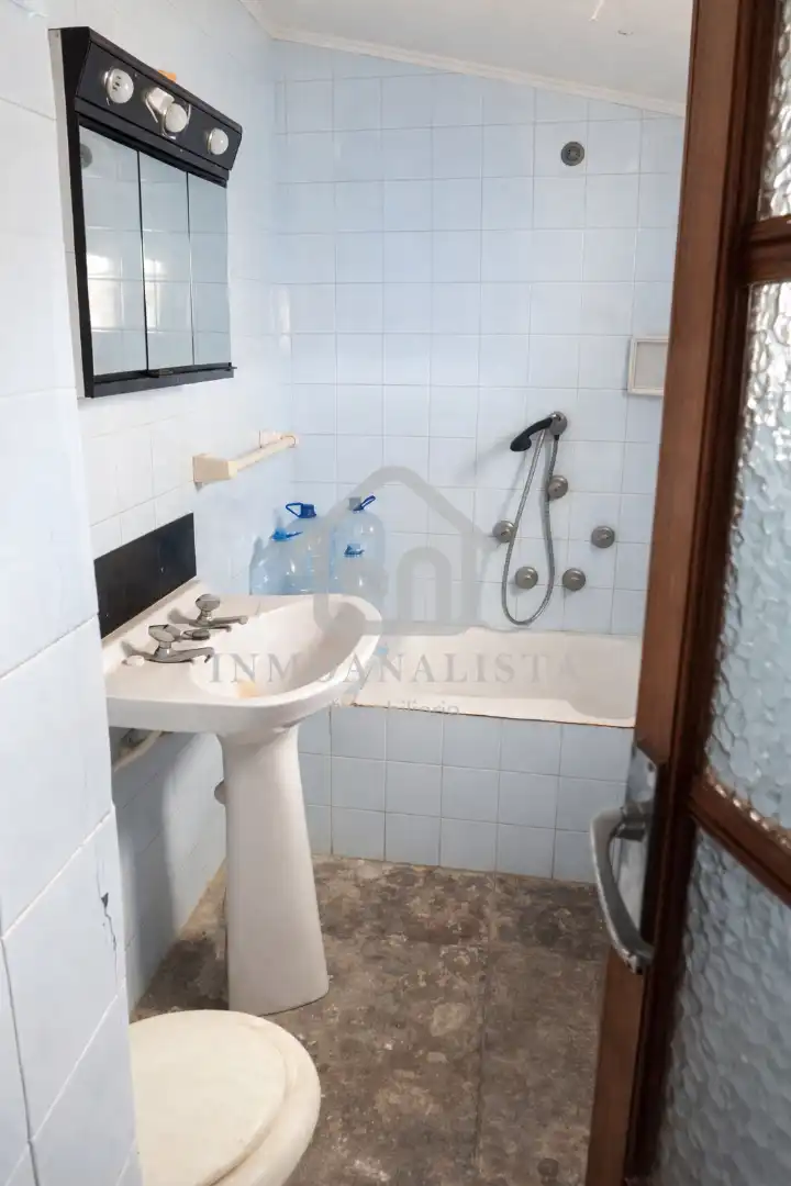 Bathroom of Houses for sale in Requena