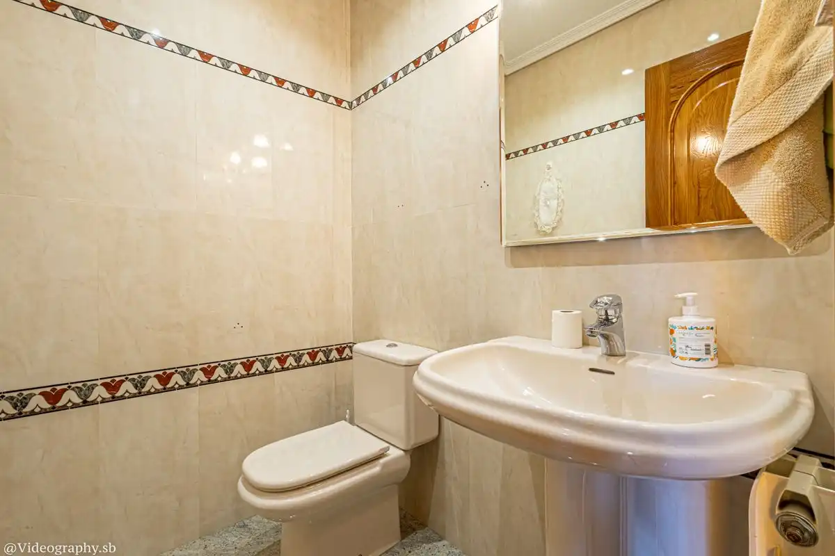 Baño de Casa o chalet en venta en Alcalá de Henares con Aire acondicionado, Calefacción y Jardín privado