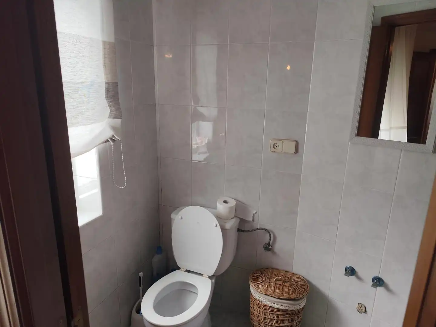 Badezimmer von Wohnung zum Verkauf in Carballo mit Heizung und Möbliert