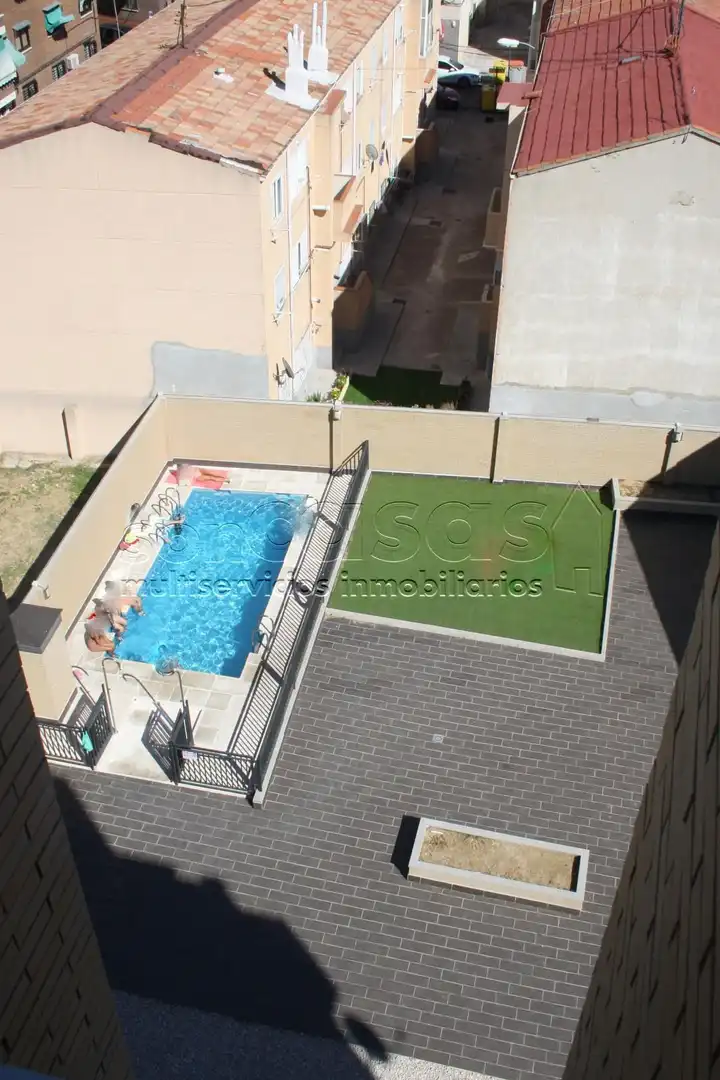 Schwimmbecken von Dachboden zur Miete in Madrid mit Klimaanlage, Heizung und Terrasse