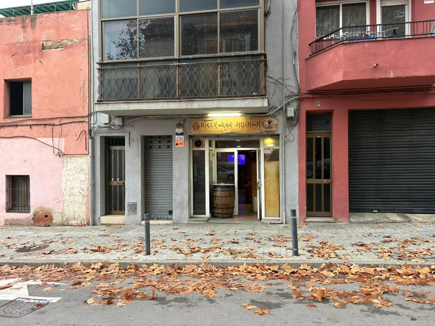 Vista exterior de Local en traspaso en Mataró con Aire acondicionado, Calefacción y Amueblado